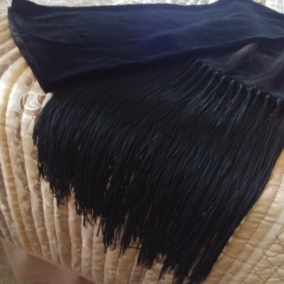 Velvet (Faux) Shawl - Picture 5 of 7